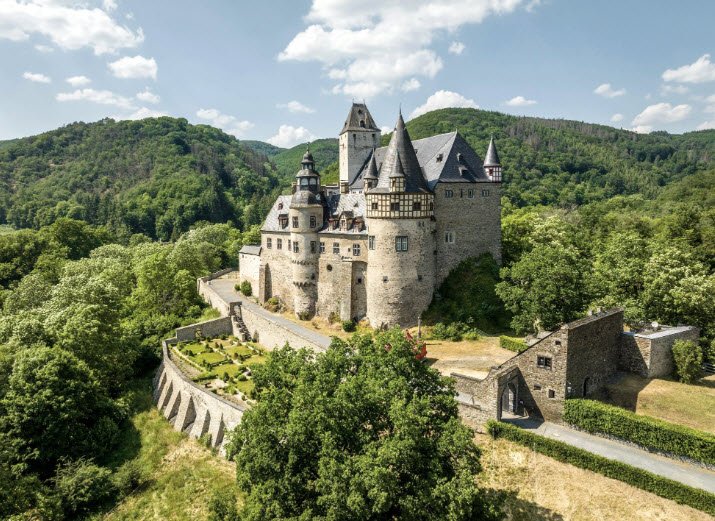 Buerresheim Castle, Sankt Johann, Mayen-Koblenz, Germany, Germany